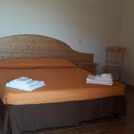 مزرعة للإقامة Azienda Agrituristica La Janna Di La Faj *